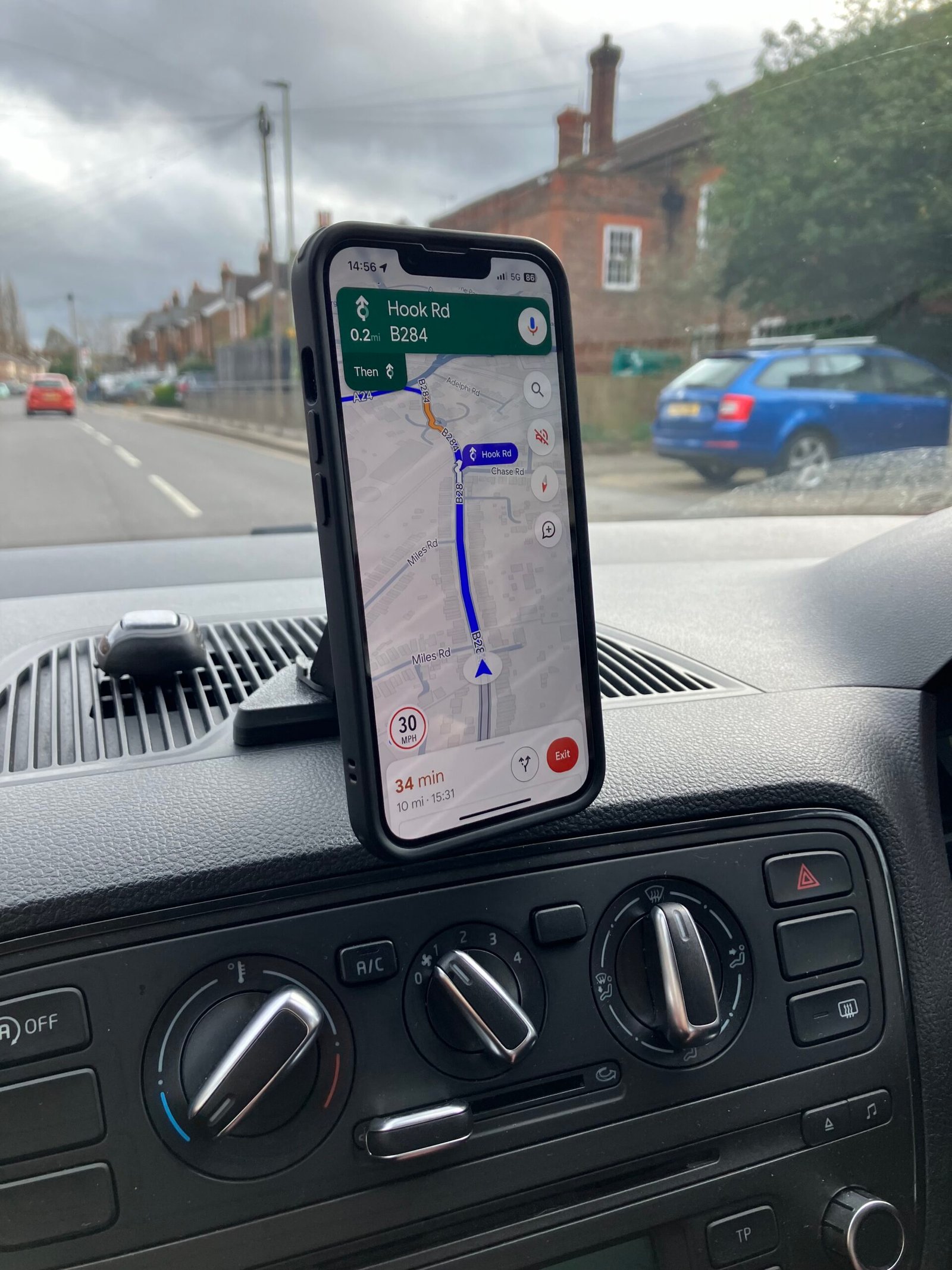 SEAT Mii/VW UP!/Skoda Citigo Phone Holder Mount (After 2016) Custom Dash Mounts